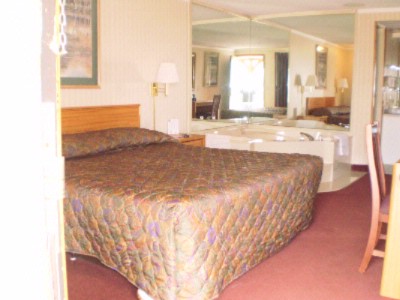 Knights Inn Toledo West - 
