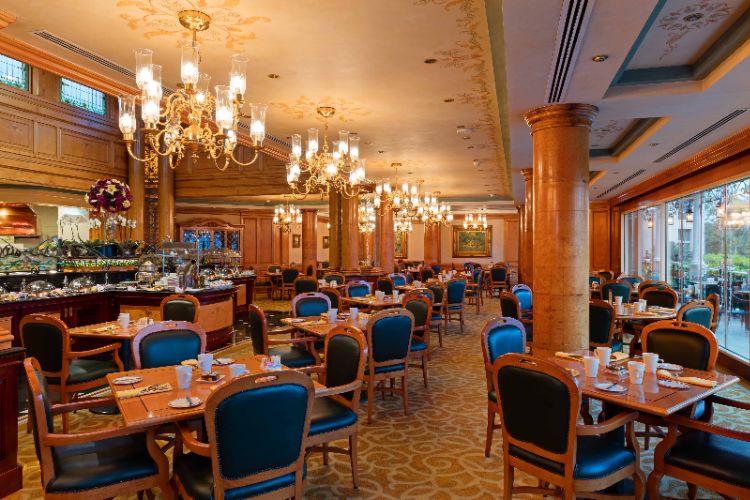Crowne Plaza Bahrain - La Mosaique International Restaurant