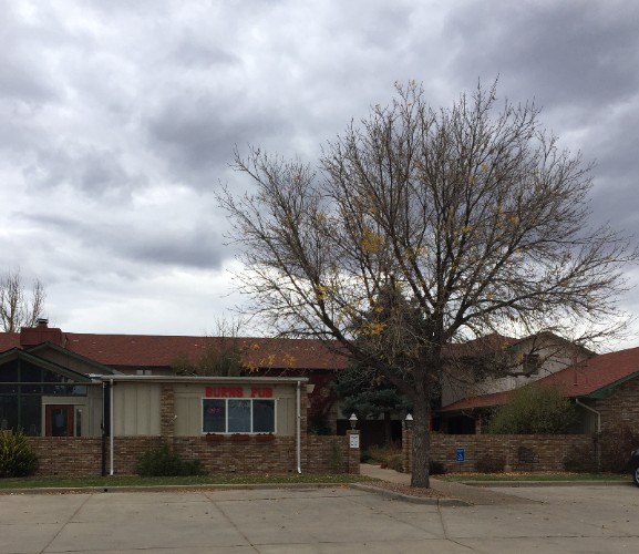 Hilltop Inn Guest House & Suites - 