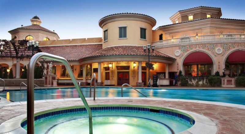 Peppermill - Tuscany Suite