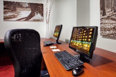 Days Hotel & Conference Centre - 