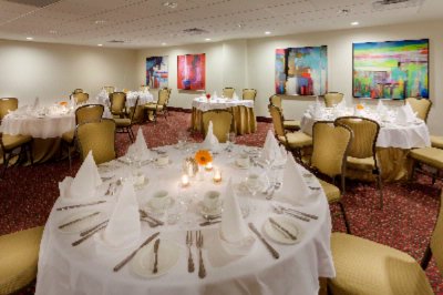 Days Hotel & Conference Centre - 