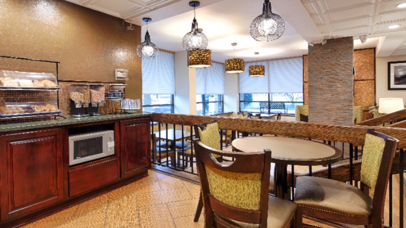 Best Western Salisbury Plaza - Ward Museum