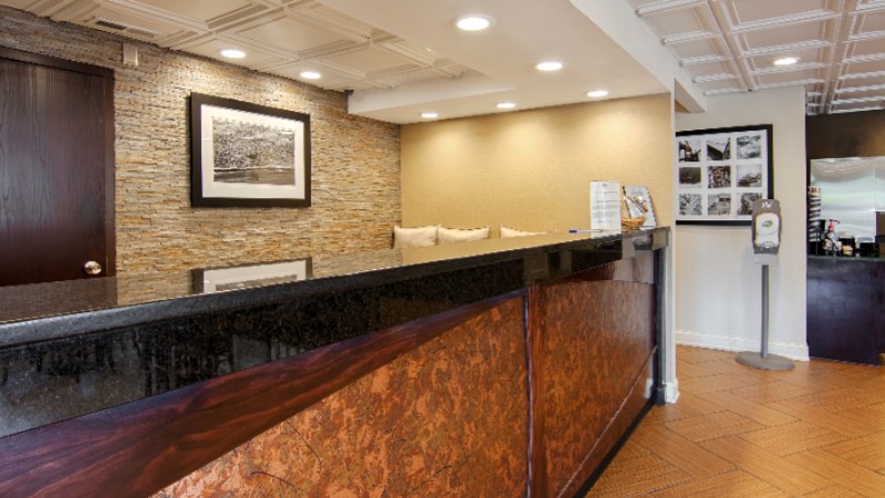 Best Western Salisbury Plaza - Begin Your Day With Our Complimentary Breakfast