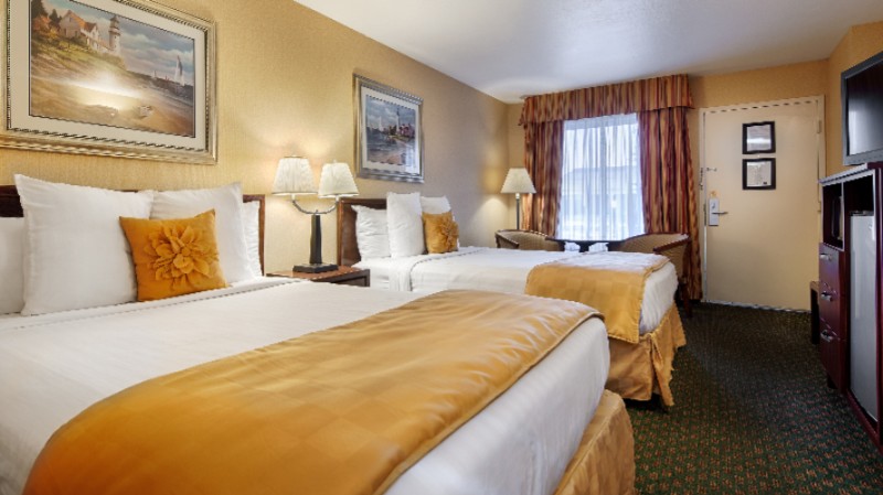 Best Western Salisbury Plaza - Relax In Our Seasonal Pool