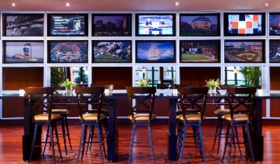 Renaissance Harborplace Baltimore - Ground Floor Cafe