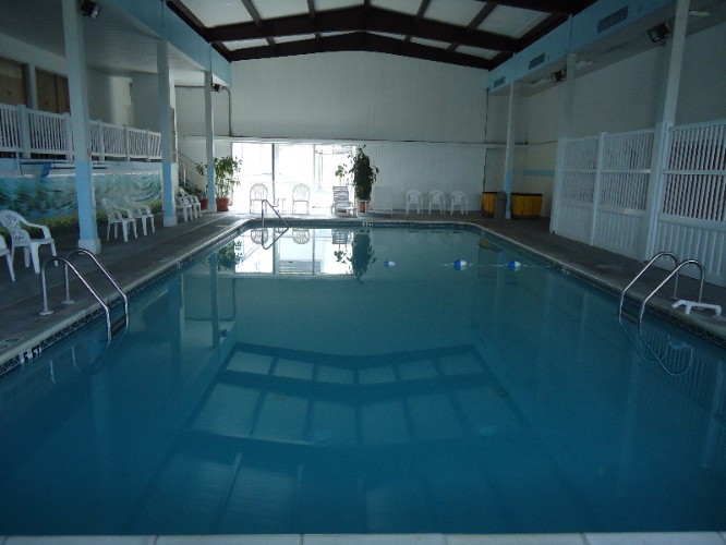 Howard Johnson Inn - Caribbean Indoor Water Park (fee)