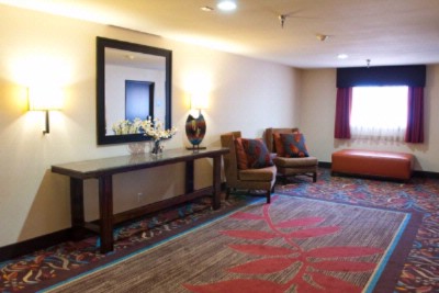 Holiday Inn Express - 