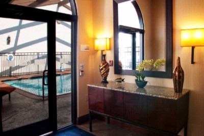 Holiday Inn Express - 