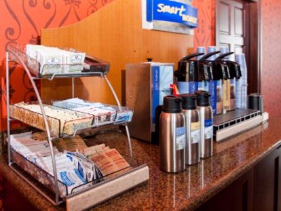 Holiday Inn Express - 