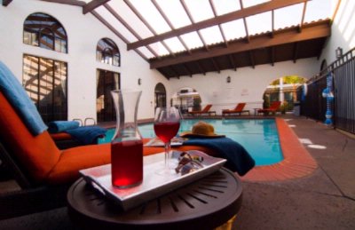 Holiday Inn Express - 