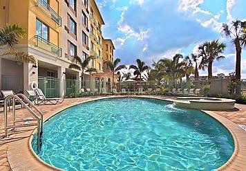 Courtyard Fort Lauderdales Sw / Miramar - After Enjoying A Workout In Our Fitness Center Take A Dip In Our Outdoor Swimming Pool Beneath The Gorgeous Florida Sun.