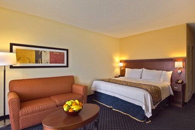 Courtyard Fort Lauderdales Sw / Miramar - Sleep Comfortably In Our Luxury Bedding During Your Stay With Us At The Courtyard By Marriott Ft. Lauderdale Miramar.