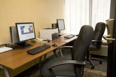 Holiday Inn Express Southington - 
