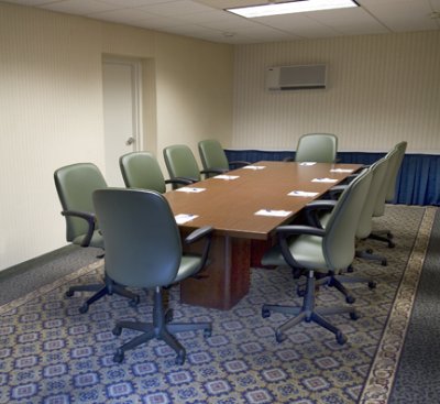 Holiday Inn Express Southington - 