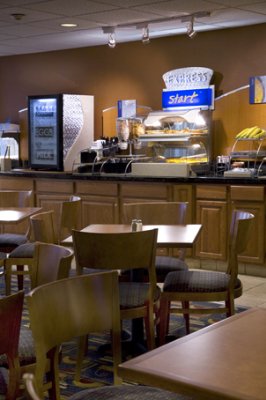 Holiday Inn Express Southington - 