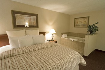 Best Western Hotel & Conference Center / Airport - Whirlpool Suite