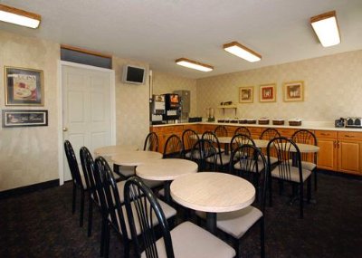Quality Inn Baltimore West - Breakfast Room