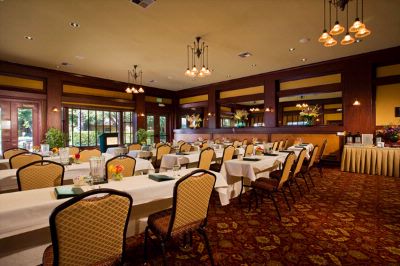 Inn Marin - Garden Room Classroom Set