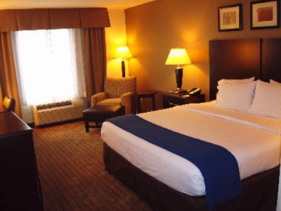 Holiday Inn Express Clovis - Standard King Room