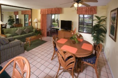 Fantasyworld Resort - Living Room/dining Room