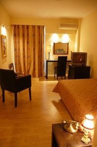Johns Hotel - 