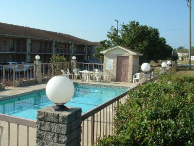 Quality Inn & Suites - Pool