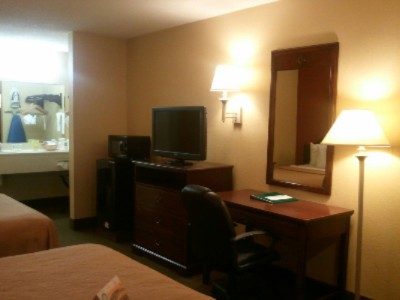 Quality Inn & Suites - Lobby