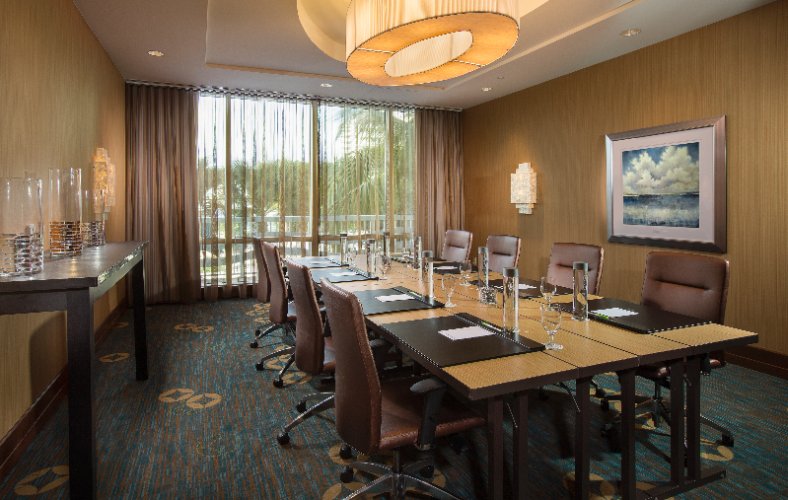 Courtyard by Marriott Fort Lauderdale Beach - 
