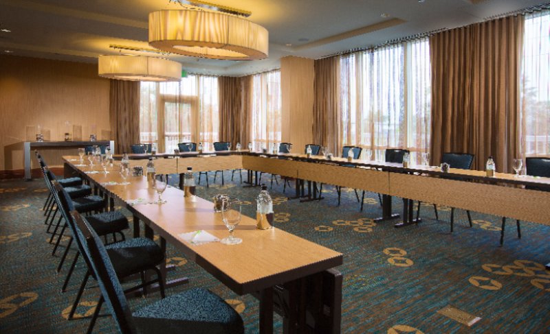 Courtyard by Marriott Fort Lauderdale Beach - 