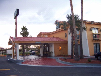Quality Inn & Suites - All Rooms Are Equiped With Lcd Flat Screen Televisions