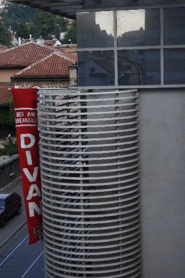 B & B Divan - 