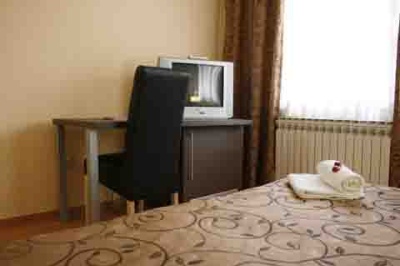 B & B Divan - 