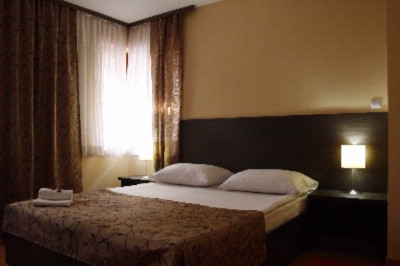B & B Divan - 