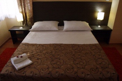 B & B Divan - 