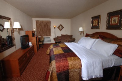 All American Inn & Suites - Standard King Suite