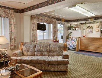 Ramada Limited - Lobby