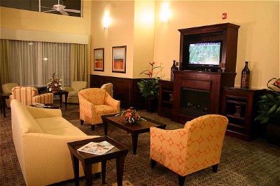 Holiday Inn Express & Suites - 