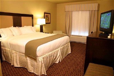 Holiday Inn Express & Suites - 