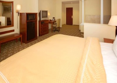 Comfort Suites Jacksonville - Spacious King Suite