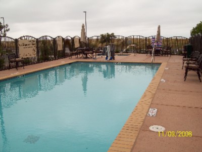 Hampton Inn & Suites Oakland Airport Alameda - Outdoor Pool Area