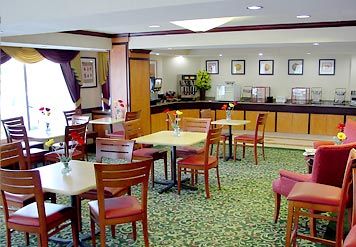 Fairfield Inn Detroit / Troy Madison Heights - Continental Breakfast