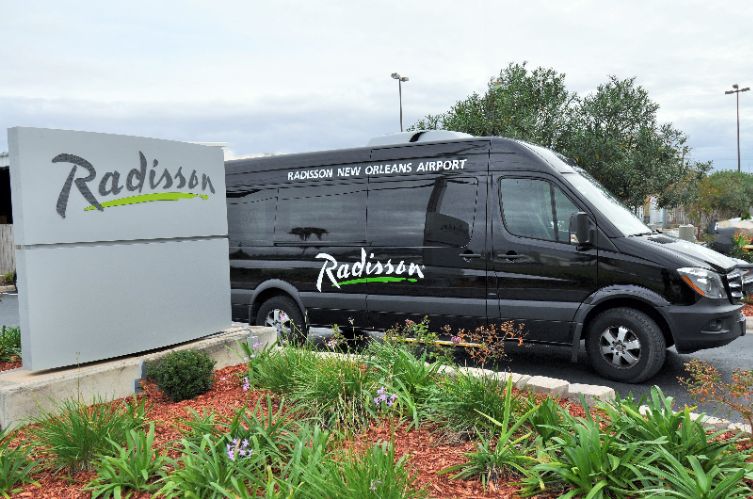 Country Inn & Suites - Hotel Shuttle