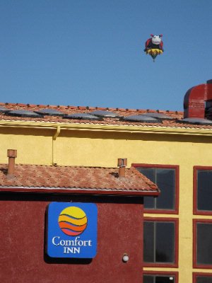 Comfort Inn Rio Rancho - Hot Air Balloon At Hotel During Balloon Fiesta 2008