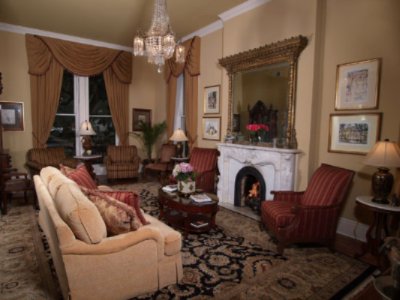 Hamilton Turner Inn - Comfortable Parlor