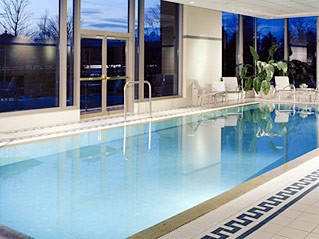Hilton Boston Logan Airport - Indoor Pool