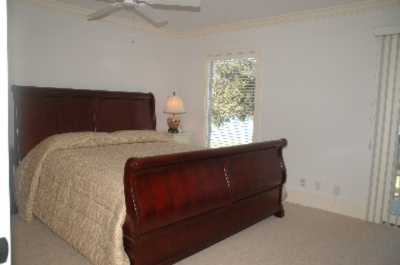 Spacious Bedroom With 2 Twins