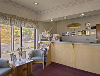 Howard Johnson Express Inn - Lobby
