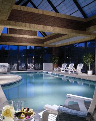 Sheraton Annapolis - Indoor Pool With Patio