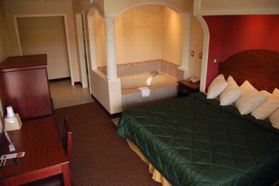 Motel 6 Dickson Canopy